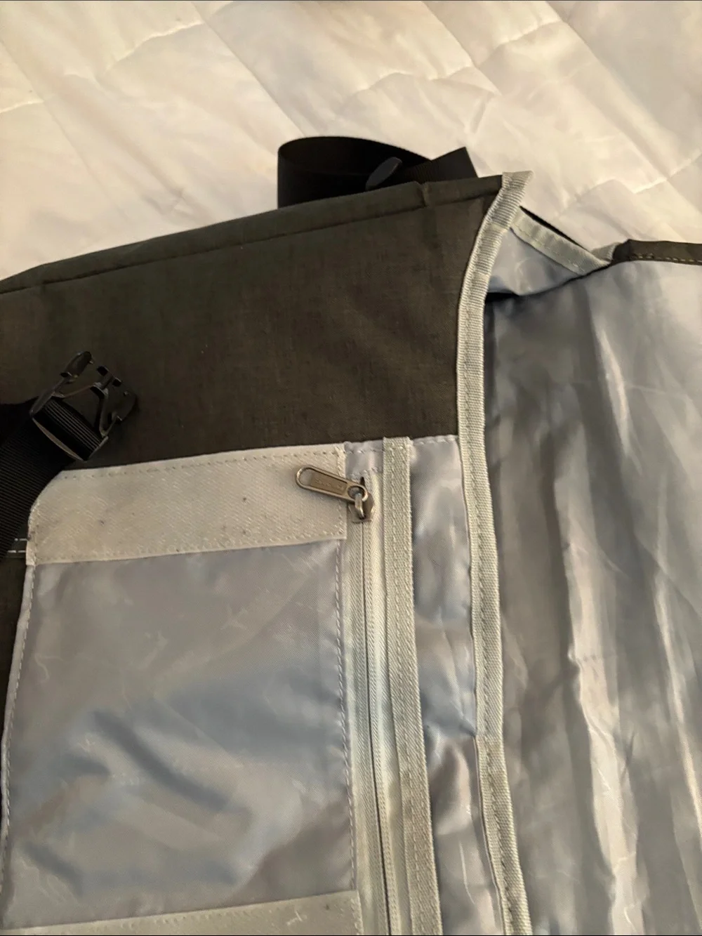 Oiwas large laptop messenger bag crossbody  Olive green